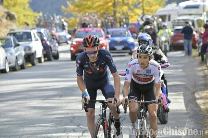 Giro d'Italia, a Sestriere cambia la maglia rosa: Hindley leader, tappa a Geoghegan Hart