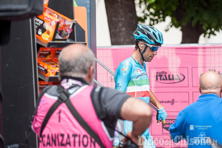 Giro d&#039;Italia riaperto da Nibali, Chaves veste il rosa Kruijswijk cade ed è 3º nella generale, Valverde paga dazio