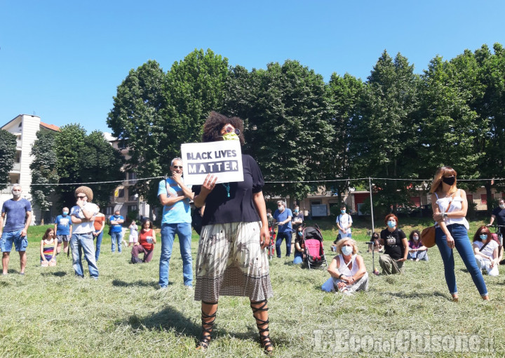 Pinerolo: Black lives matter, 8 minuti e 46 secondi di silenzio contro il razzismo. 