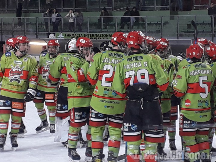 Hockey ghiaccio Ihl, Valpellice Bulldogs con capitan Salvai tre volte in goal: Alleghe superata 7-2