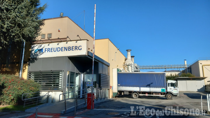 Luserna S.G.: fiamme alla Freudenberg di via I Maggio