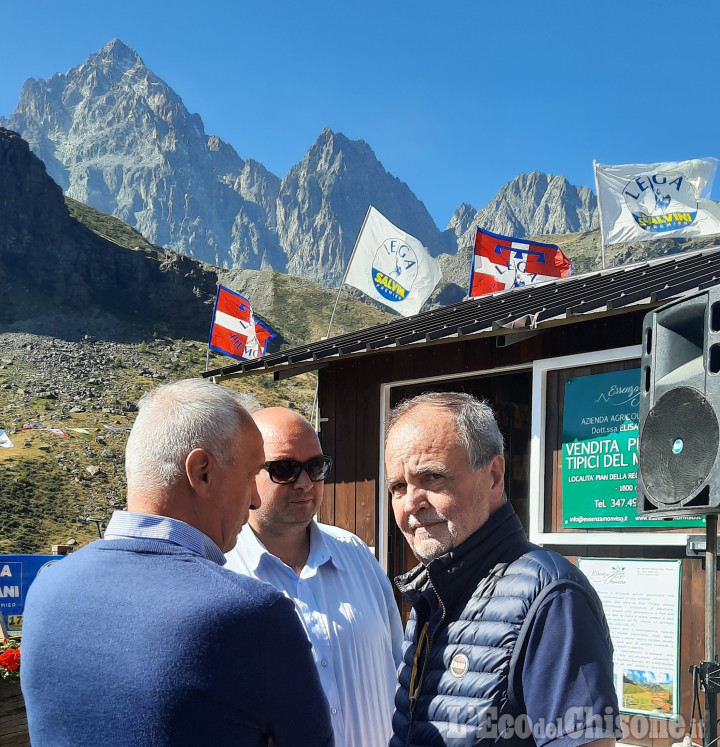 Crissolo: a Pian della Regina è in corso la festa della Lega in Piemonte con il Ministro Calderoli