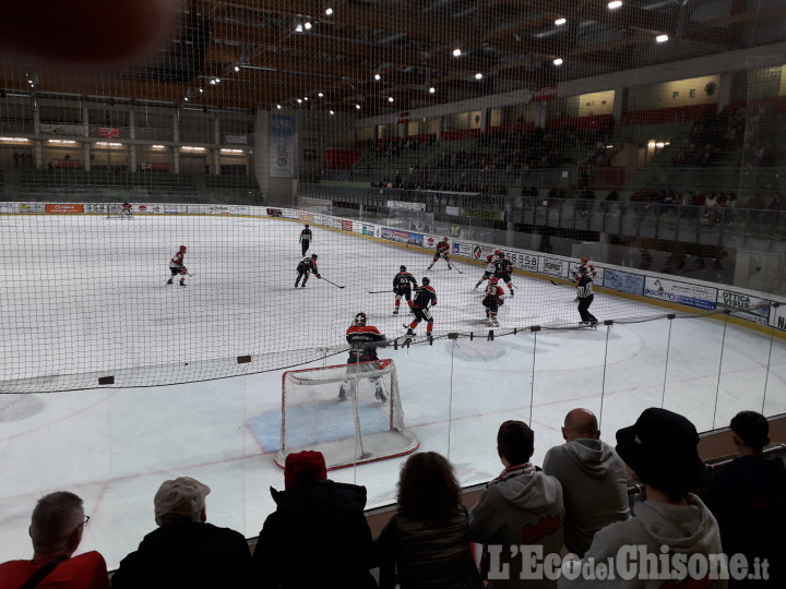 Hockey ghiaccio Ihl, niente da fare per la Bulldogs a Varese: finisce 6-1