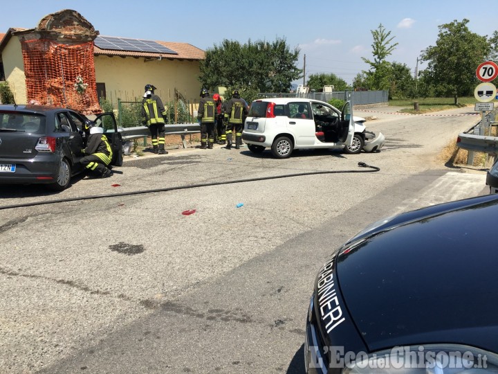 Piscina: schianto tra due auto all’incrocio, muore un 42enne