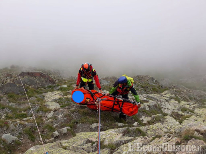 Valle Po: cade durante un’arrampicata sulle pareti di Punta Venezia, ferita 35enne