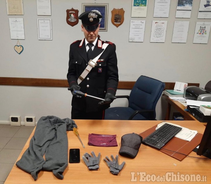 Cumiana: auto sospetta intercettata dai carabinieri, 32enne denunciato