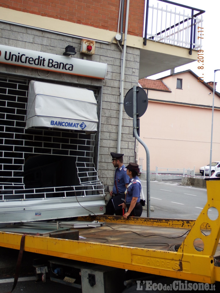 Piscina: assalirono lo sportello bancomat con un carro attrezzi, tre gli arrestati