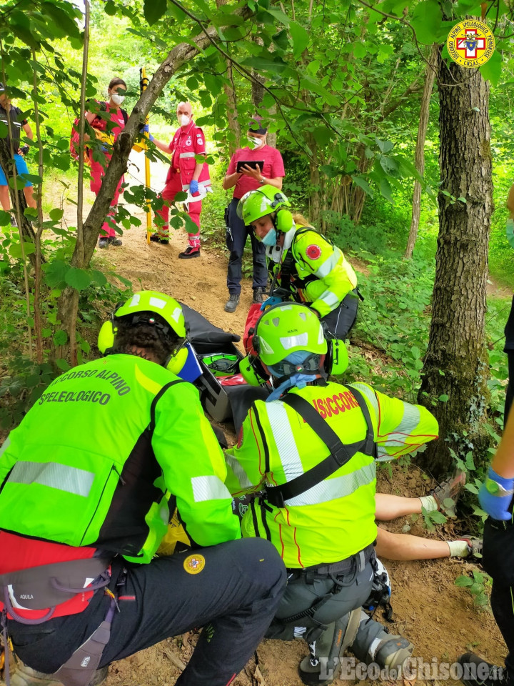 Giaveno: cade dalla mountain-bike, finisce in elisoccorso al Cto