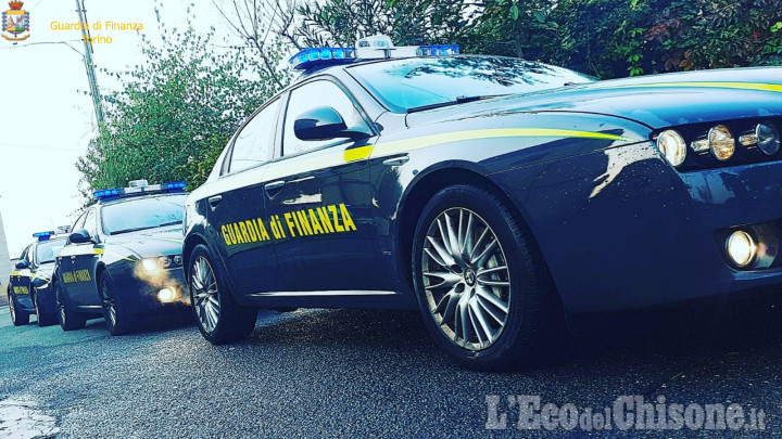 Nichelino: vendeva botti illegali sul web, 27enne arrestato dalla Guardia di Finanza