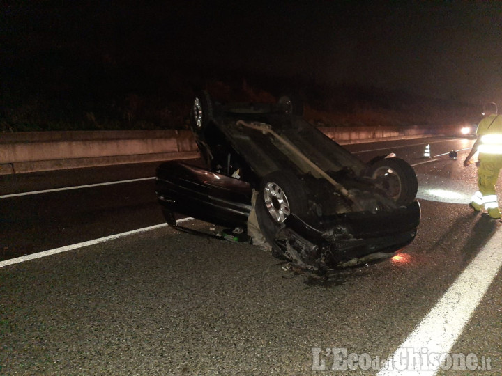 Volvera: urta il guardrail e cappotta in autostrada, 30enne positivo all&#039;alcoltest