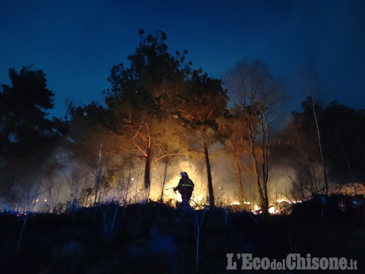 Incendio al Crò: in corso le operazioni di spegnimento 