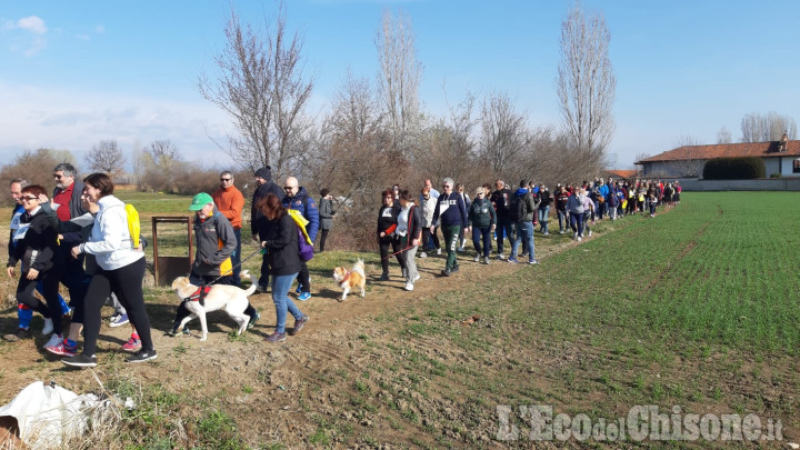 Seicento iscritti a Pinerolo per la prima Lions Walk 