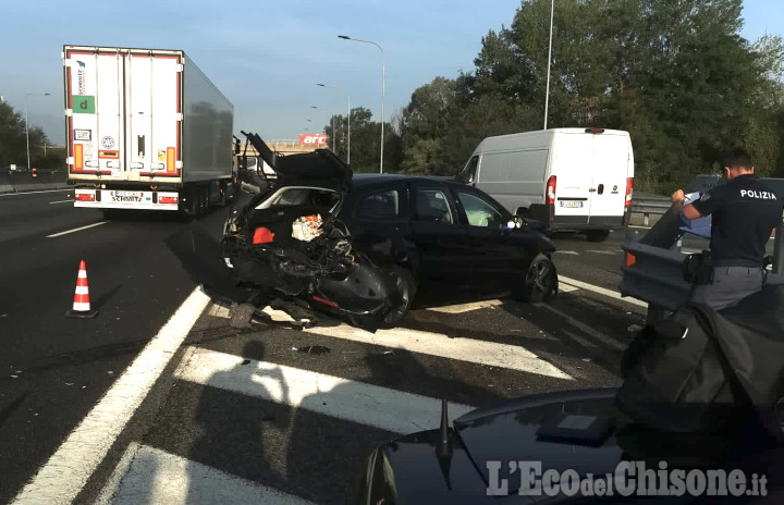 Rivalta: scontro tra auto in tangenziale, due i feriti