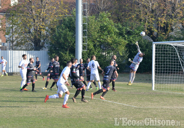 Calcio: ennesima sconfitta casalinga del Pinerolo, colpaccio Villafranca