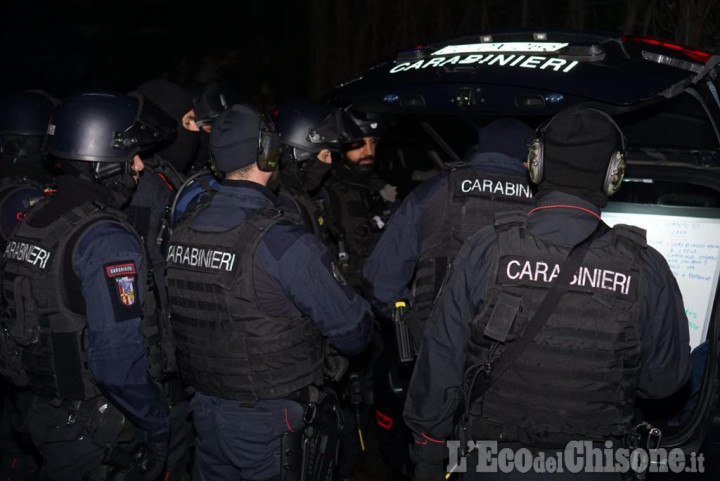 Orbassano: maxi esercitazione antiterrorismo dei carabinieri nel Centro ricerche di Stellantis