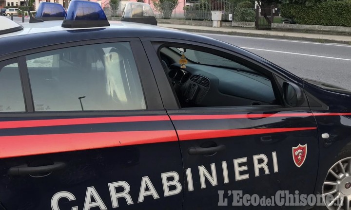 Rivalta: fermati dai carabinieri con l’hashish in auto, arrestati due fratelli gemelli di Beinasco