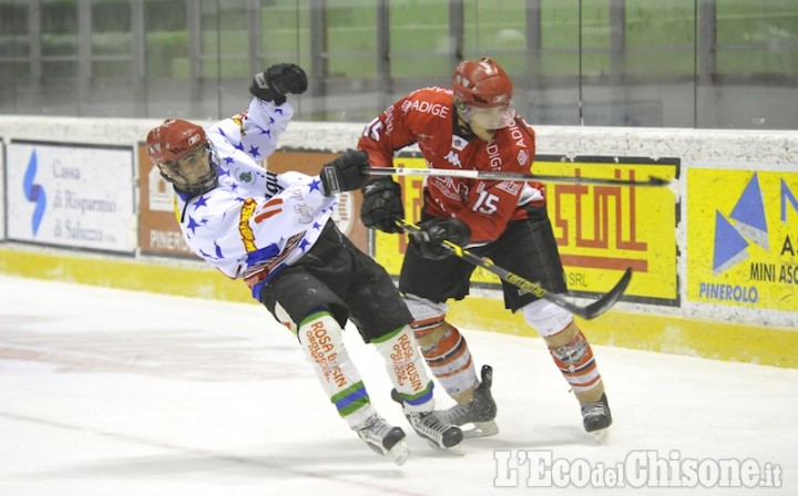 Hockey ghiaccio serie C, Valpe vince il derby: primato solitario