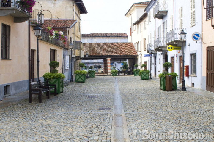 Villafranca: pensionato stroncato da infarto su una panchina