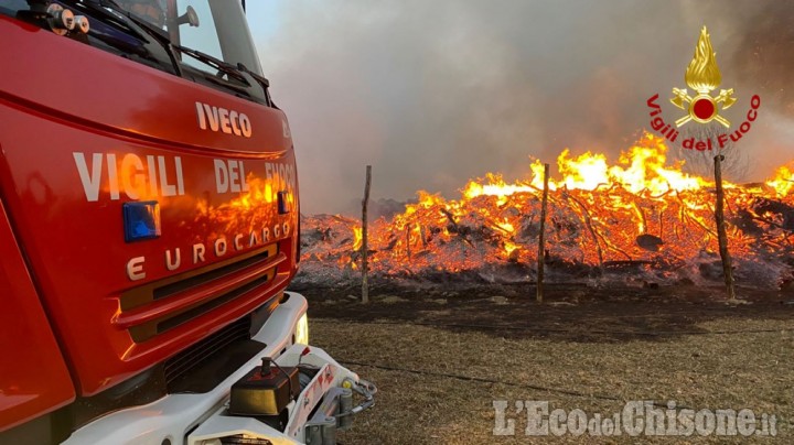 Giaveno: incendio in una ditta di legnami, immediato l’intervento dei Vigili del fuoco