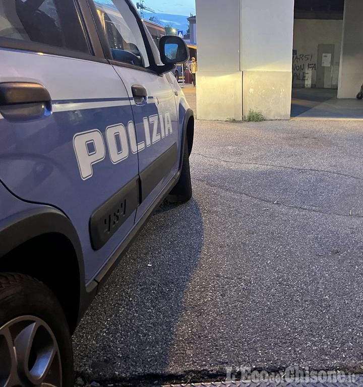 Pinerolo: minaccia gli agenti della Polfer con un coltello alla stazione, arrestato