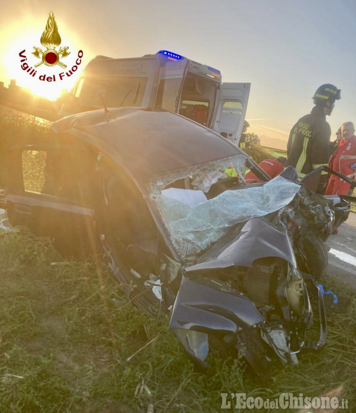 Schianto tra auto e tir nell'astigiano, morta una 64enne di Cavour