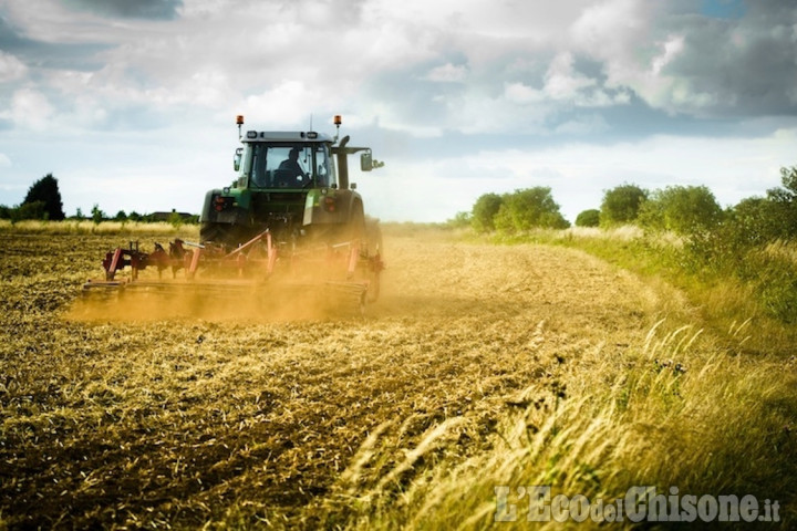 Supplemento gasolio agricolo a prezzo agevolato. La Regione: «Un aiuto a chi è messo in difficoltà dai cambiamenti climatici»