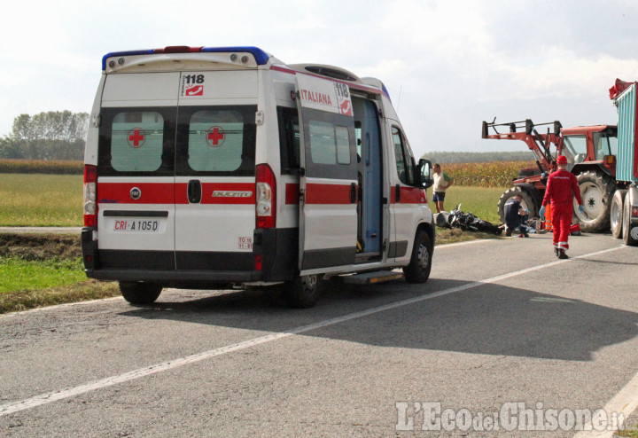 Cardè: scontro tra auto e trattore in via Moretta, tre i feriti