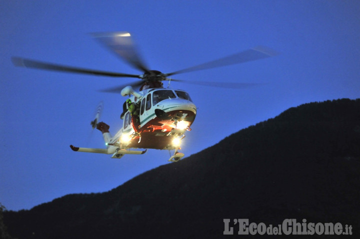 Cumiana: carabiniere investito durante i rilievi di un incidente a Allivellatori, è grave al Cto
