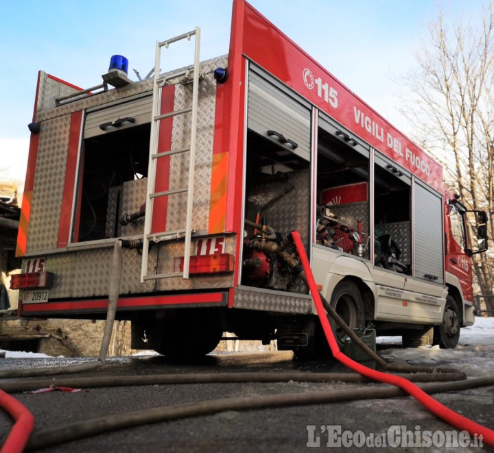 Torre Pellice: domato nella notte l'incendio in un'abitazione rurale