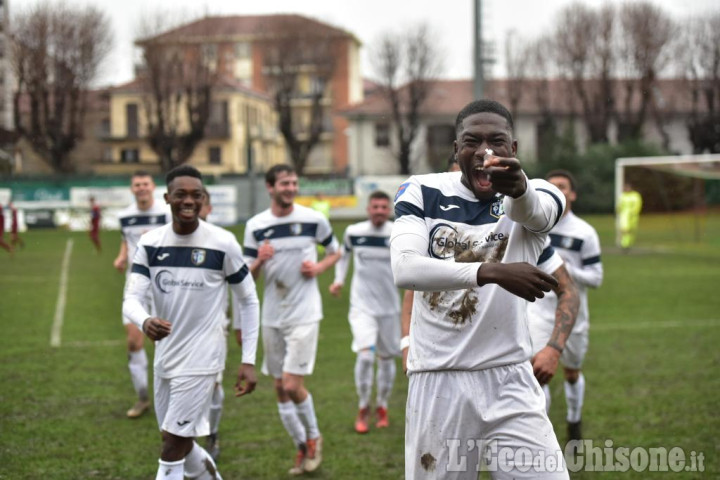 Calcio: grande vittoria del Pinerolo nello scontro diretto, Villafranca lanciato