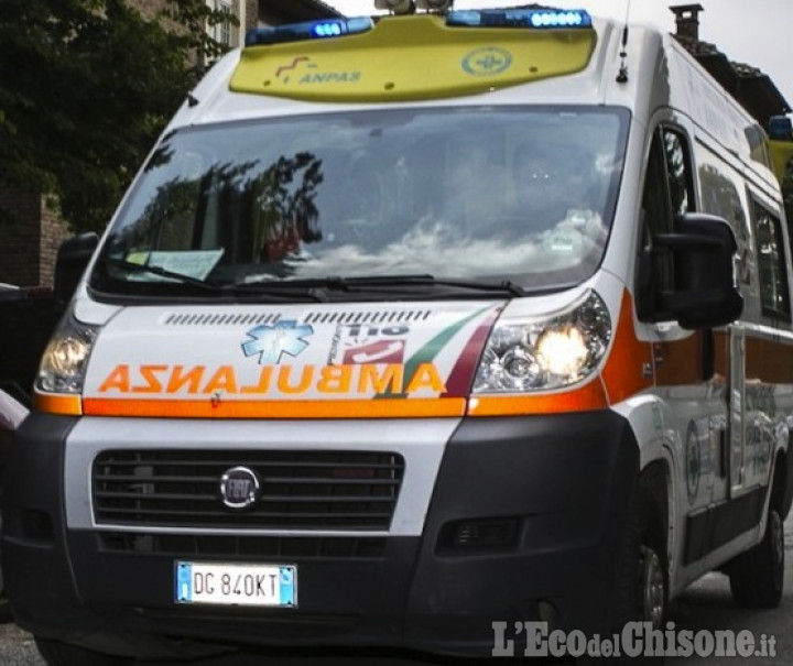 Bagnolo: scontro fra due macchine, conducenti in ospedale