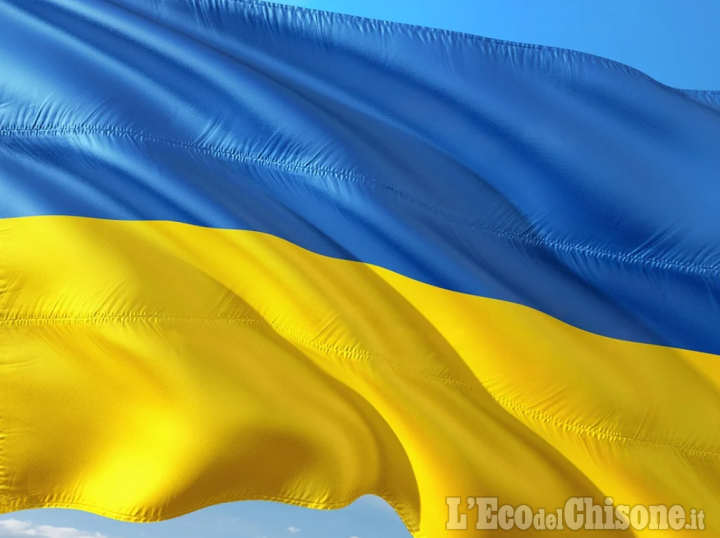 None: domani consiglio comunale aperto e fiaccolata per l’Ucraina