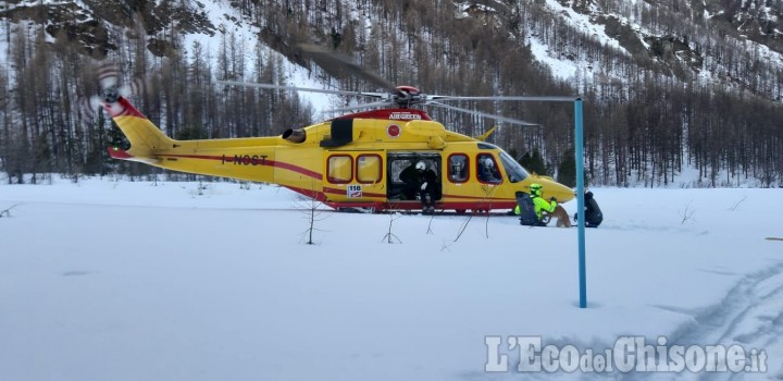 Valanga in Val Troncea, soccorsa una sciatrice ferita, due illesi