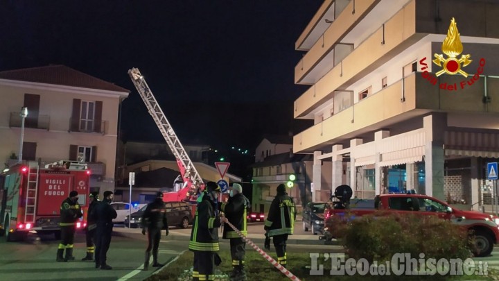 Paura a Luserna: fiamme nelle cantine di un palazzo, 12 persone intossicate portate in ospedale