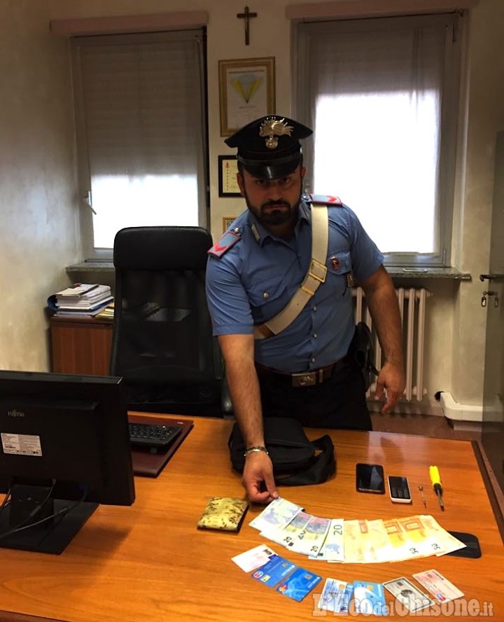 Beinasco: bucavano le gomme per rubare borsette dall&#039;auto, arrestati dai carabinieri