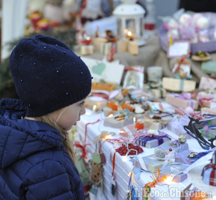 Lusernetta: mercatini di Natale, nonostante la pioggia