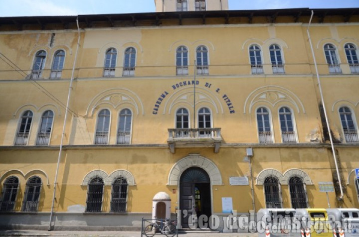 Pinerolo, l'opera titanica di Salvai: spostare il Palazzo Comunale, il Corelli e l'archivio della Biblioteca nella Caserma Bochard
