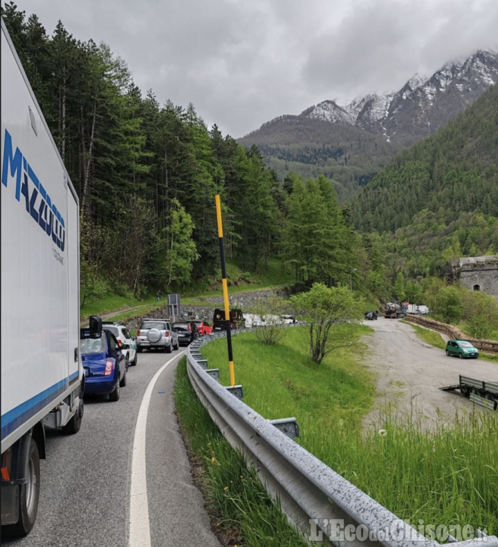 Bomba inesplosa sotto il forte: intervento del Genio Guastatori e code sulla Sp23