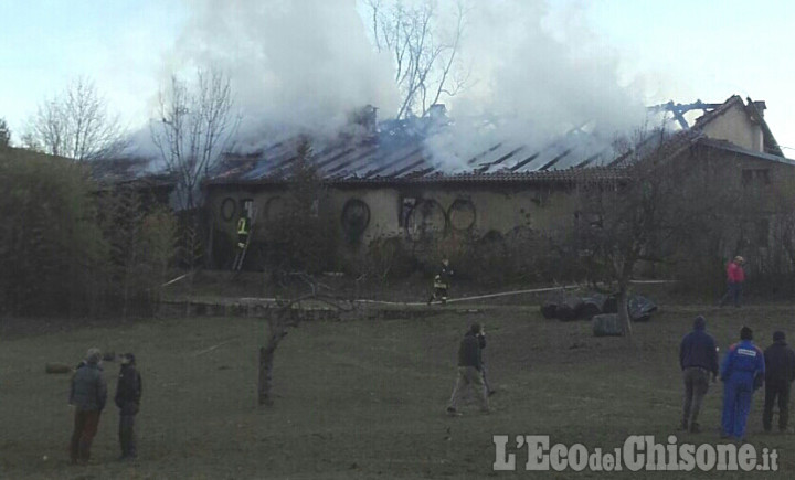 Bricherasio: fiamme in un&#039;abitazione, sul posto sei squadre dei Vigili del fuoco