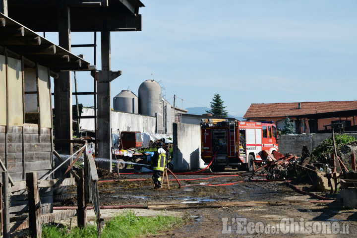 Buriasco: incendio in cascina, in fiamme il fienile