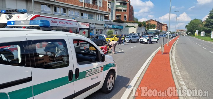 Beinasco: piomba contro le auto in sosta in via Torino, ciclista in ospedale