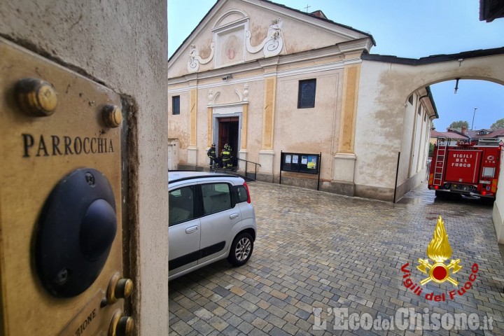 Airasca: crolla il pavimento nel retro della chiesa parrocchiale, contuso un uomo