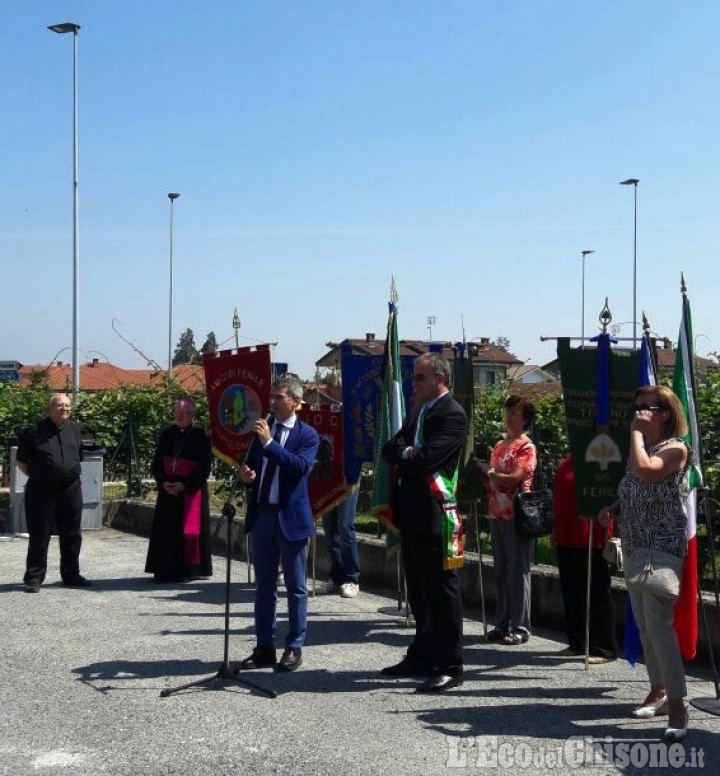 Campiglione: inaugurata a Fenile la rotonda delle palme