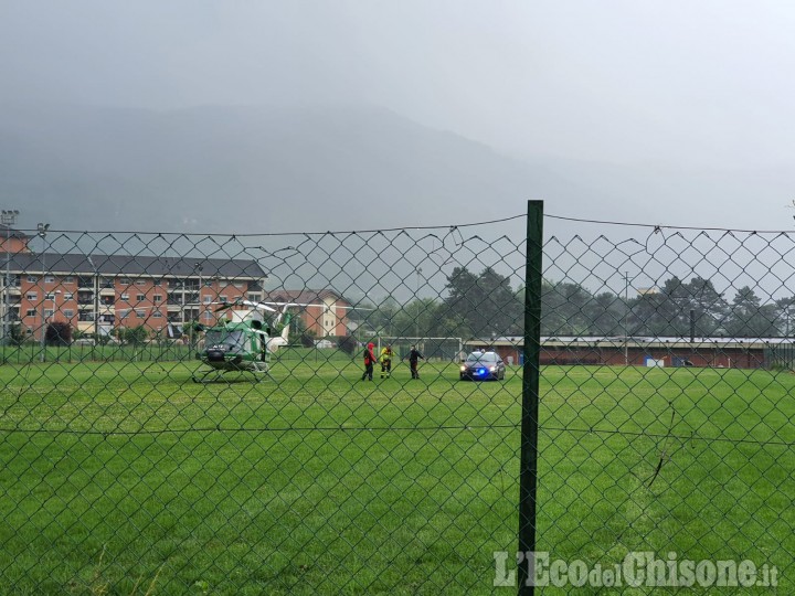 Val Chisone: recuperato un uomo al Cro con l'elicottero dei Vigili del fuoco