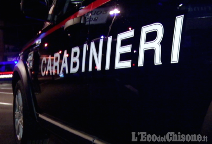 Ladri inseguiti dai carabinieri tamponano e scappano a piedi: ricerche a Bricherasio