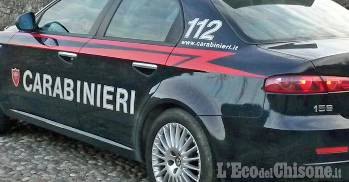 Beinasco: tre panetti di hashish nell'auto, arrestato 51enne