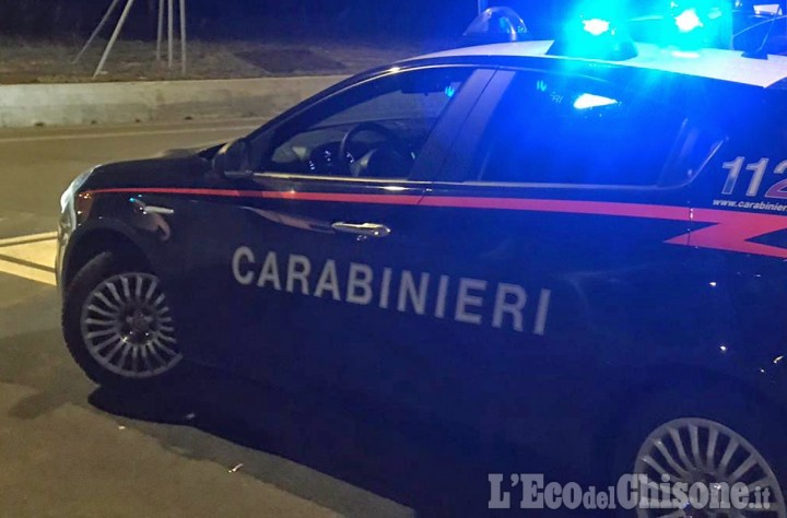 Torre Pellice: minaccia il coinquilino con un coltello e poi aggredisce i carabinieri, 28enne arrestato