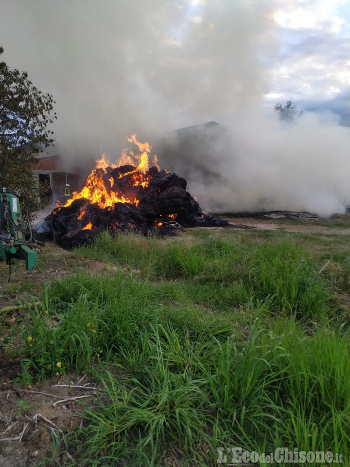 Cardè: incendio in una cascina di Via Salesea