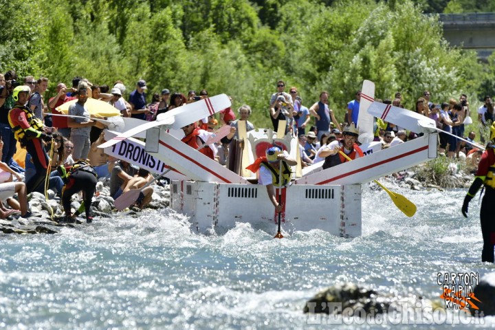 Carton Rapid Race: a Oulx la gara su canoe di cartone e scotch