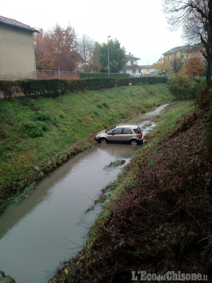 Piobesi: auto cade nel fiume, la conducente era scesa
